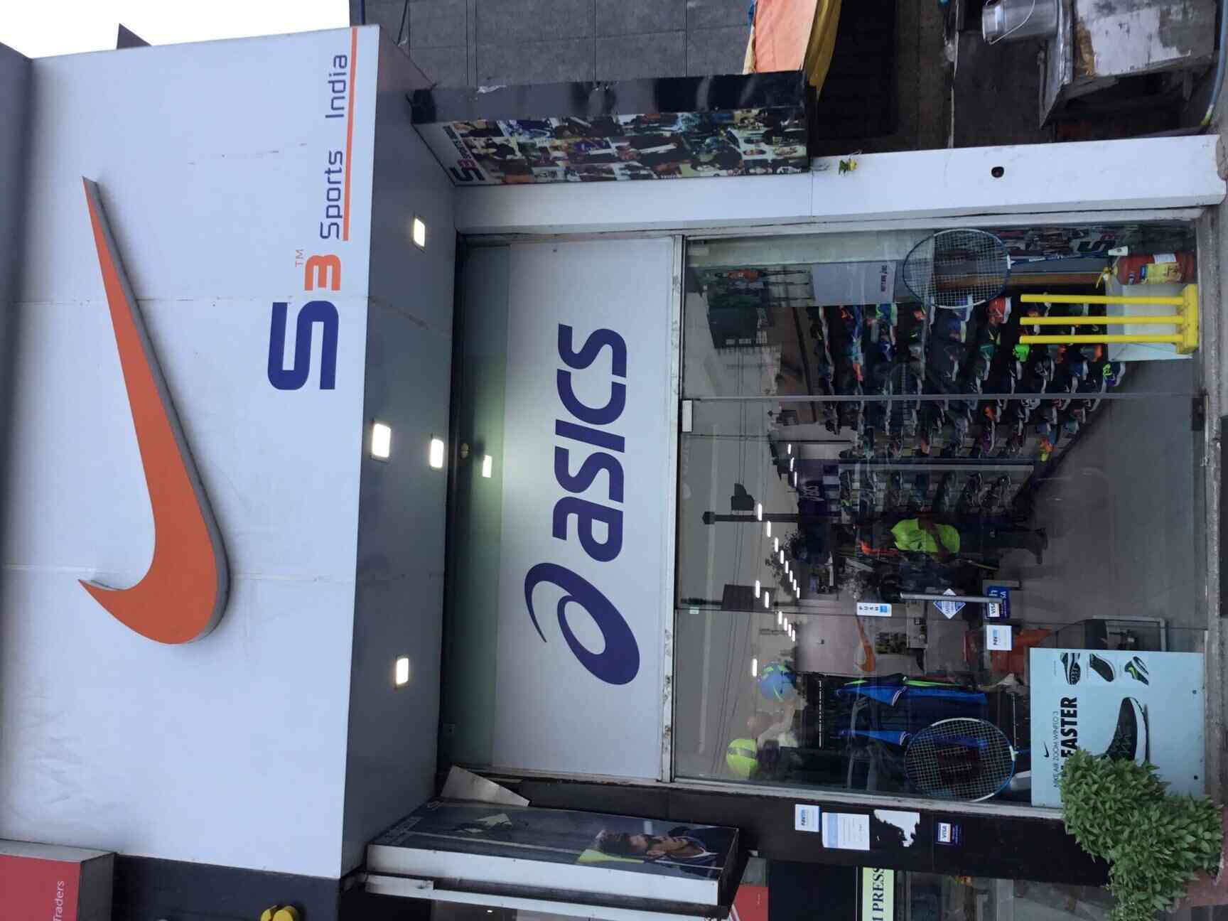 asics showroom in delhi