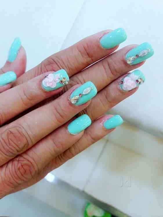 Eyelash Extensions And Gel Nail With Art In Bounce Nail Art Studios In South Mumbai