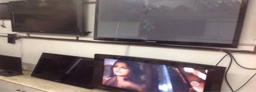 Heena Music Varachha Road Electronic Goods Showrooms in Surat